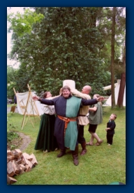 Norman streckt alle Viere von sich