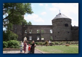 Der Innenhof (links)